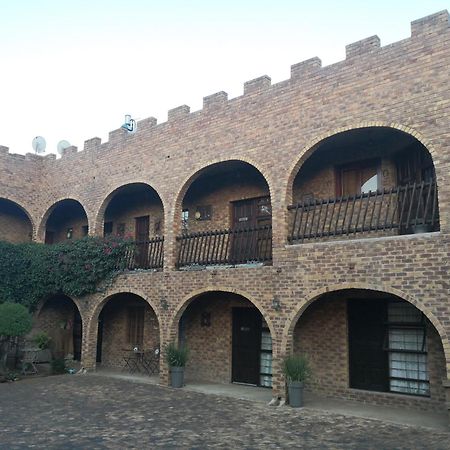 Bastille De Blignaut B&B Edenvale Exteriör bild