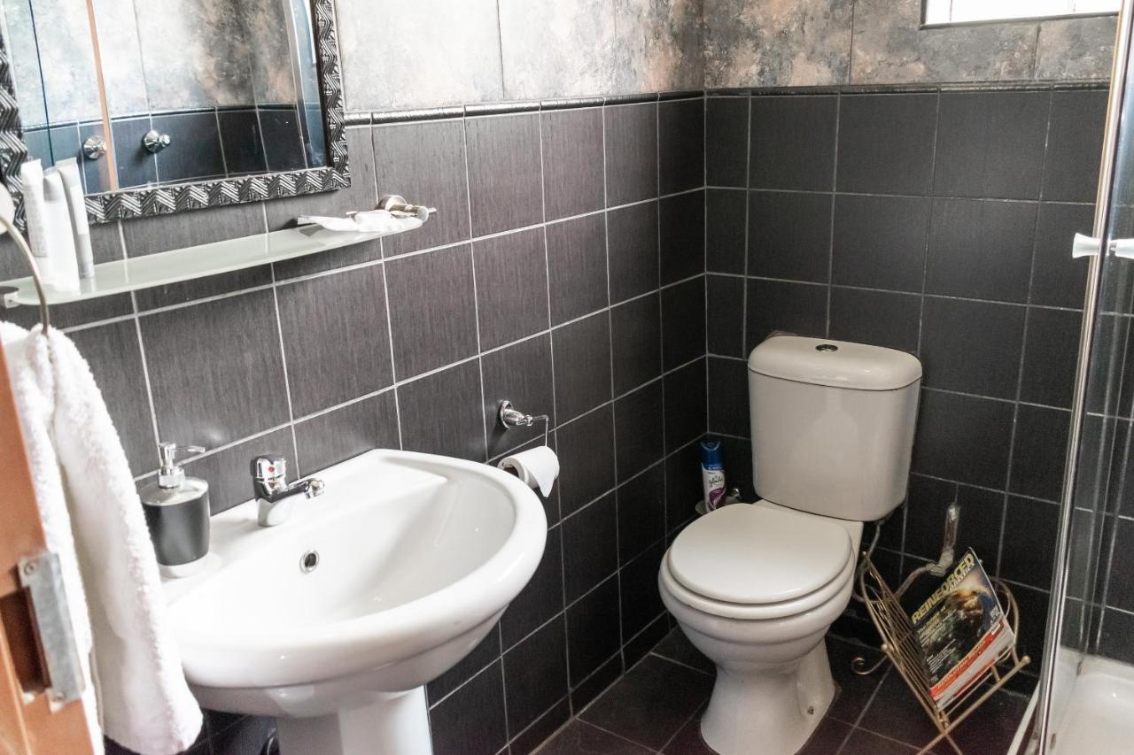 Bastille De Blignaut B&B Edenvale Exteriör bild