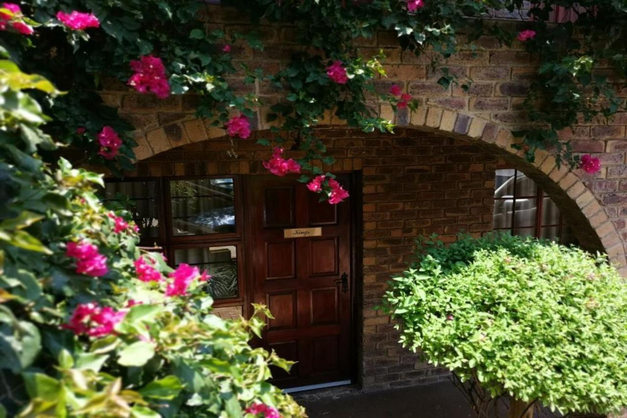 Bastille De Blignaut B&B Edenvale Exteriör bild
